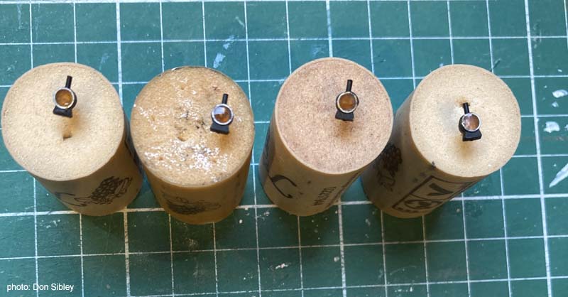 swedish steam railcar-20220209 oil lamps painted